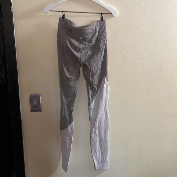 Lululemon two toned leggings Size 4 - Picture 2 of 4